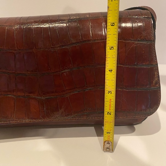 Fossil purse shoulder strap. Crocodile embossed leather. snap compartment back. - Picture 4 of 8